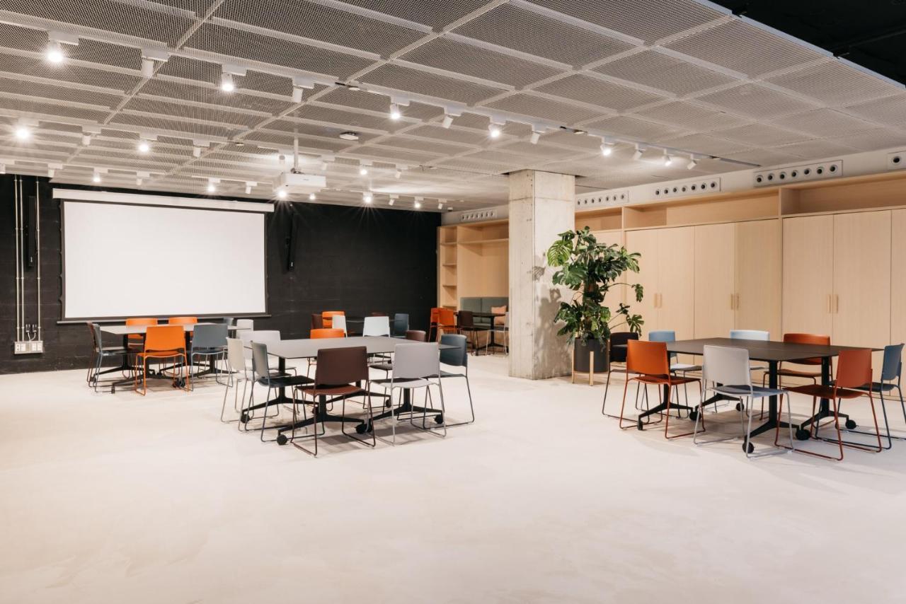 For Students Studying In Barcelona Only - Stunning Spacious Studios And Private Rooms At Pallars Student Accommodation Exteriör bild