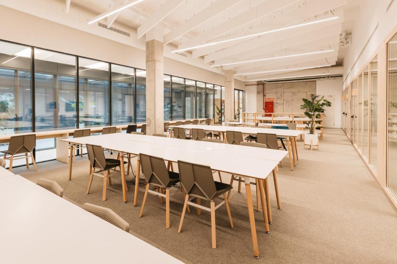 For Students Studying In Barcelona Only - Stunning Spacious Studios And Private Rooms At Pallars Student Accommodation Exteriör bild