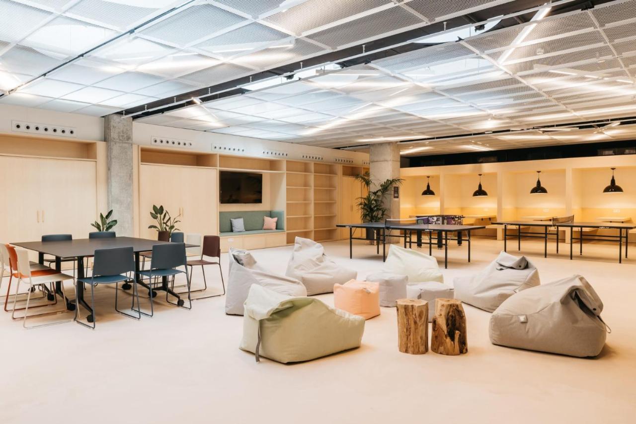For Students Studying In Barcelona Only - Stunning Spacious Studios And Private Rooms At Pallars Student Accommodation Exteriör bild