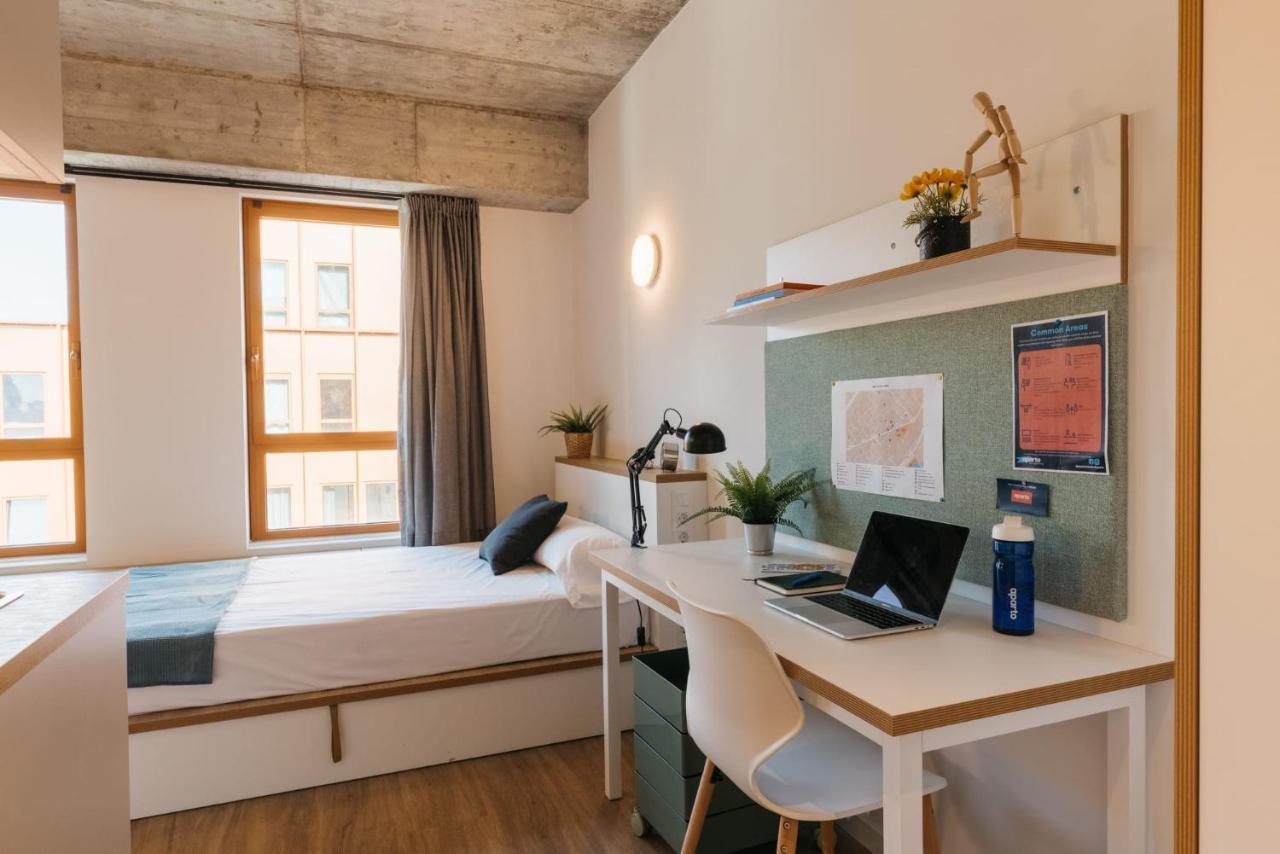 For Students Studying In Barcelona Only - Stunning Spacious Studios And Private Rooms At Pallars Student Accommodation Exteriör bild
