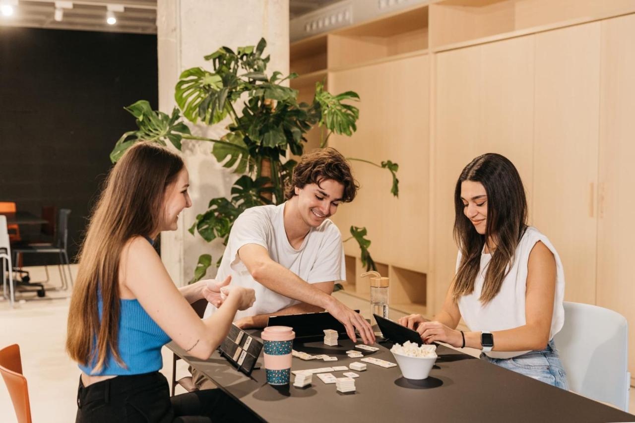 For Students Studying In Barcelona Only - Stunning Spacious Studios And Private Rooms At Pallars Student Accommodation Exteriör bild