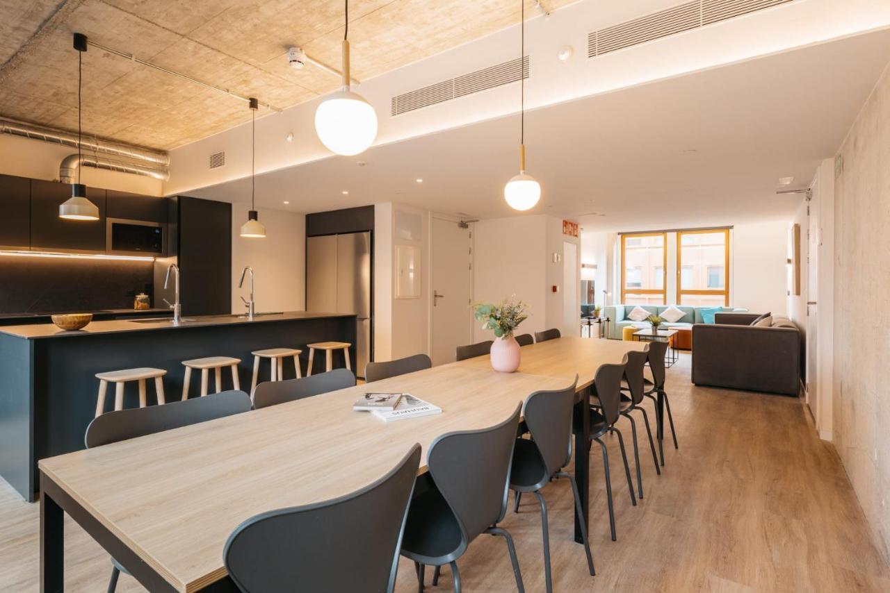 For Students Studying In Barcelona Only - Stunning Spacious Studios And Private Rooms At Pallars Student Accommodation Exteriör bild