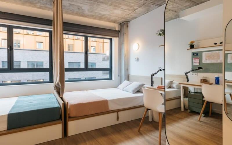 For Students Studying In Barcelona Only - Stunning Spacious Studios And Private Rooms At Pallars Student Accommodation Exteriör bild
