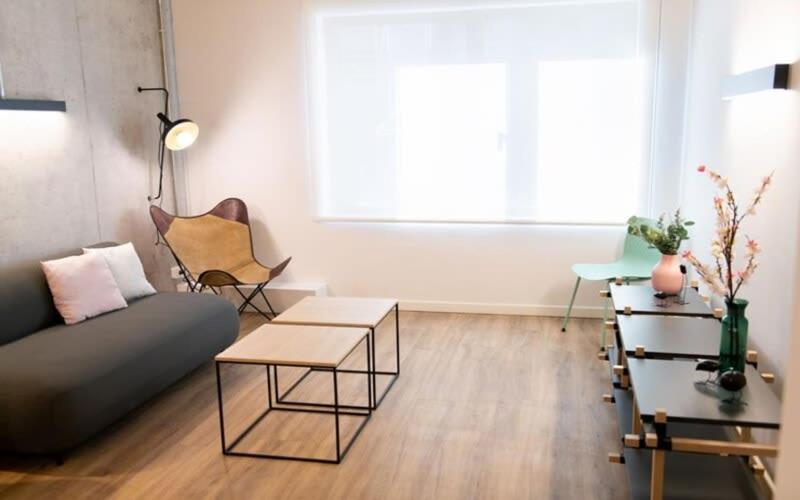 For Students Studying In Barcelona Only - Stunning Spacious Studios And Private Rooms At Pallars Student Accommodation Exteriör bild